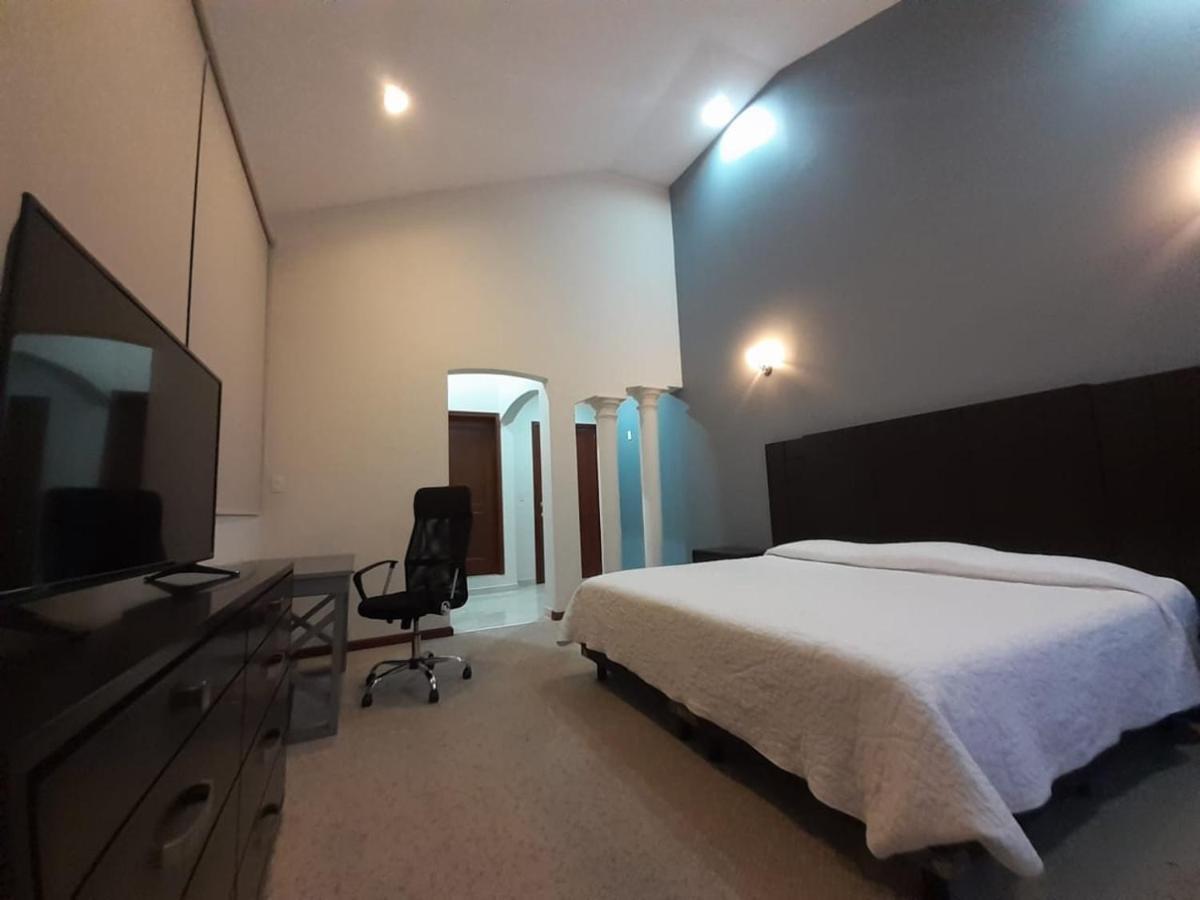Hotel Candelero Yuriria Экстерьер фото